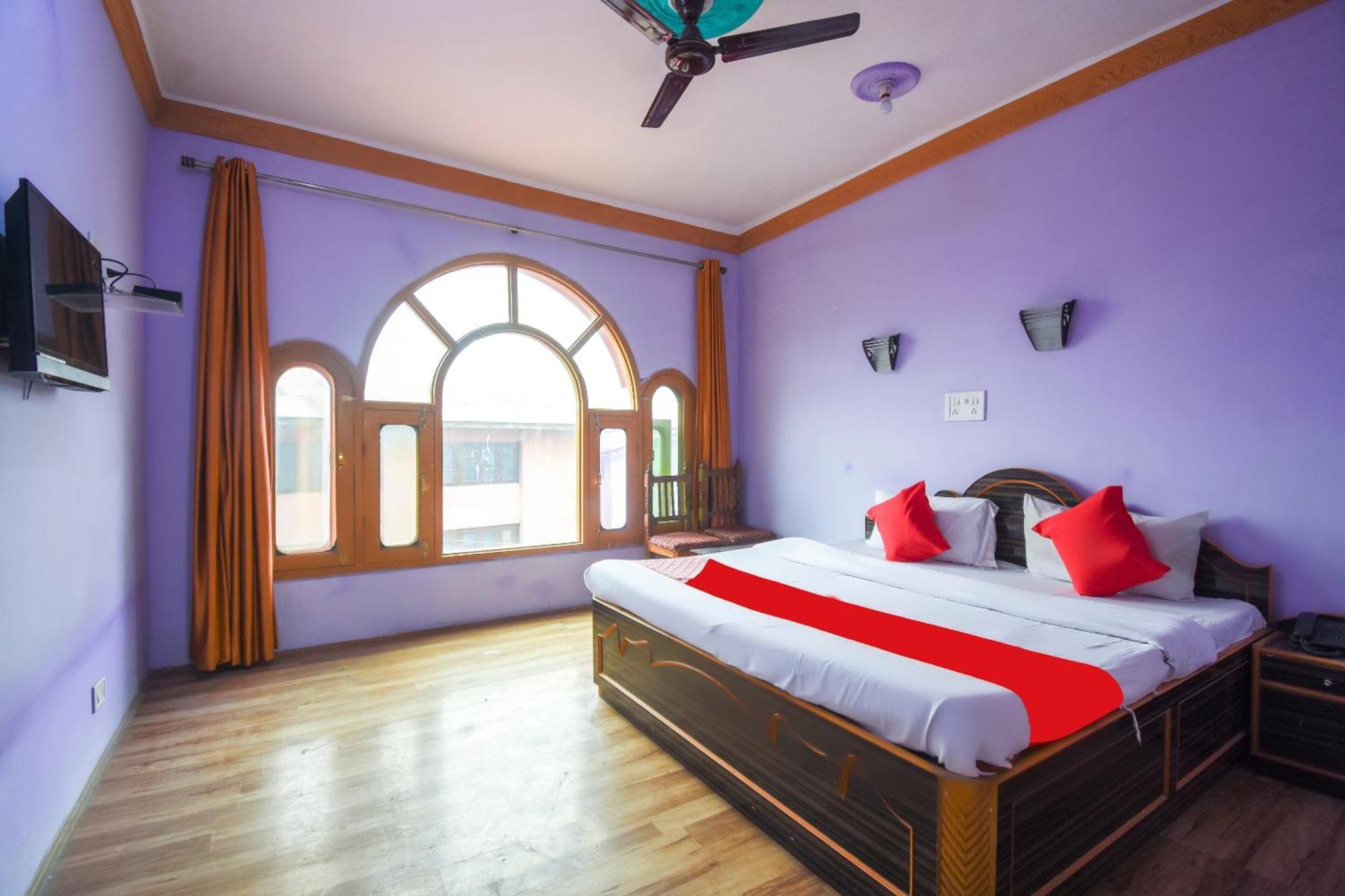 Durgjan Oyo Hotel New Divine Kashmir מראה חיצוני תמונה