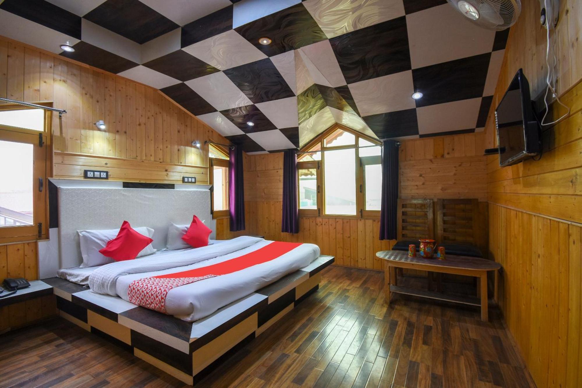Durgjan Oyo Hotel New Divine Kashmir מראה חיצוני תמונה