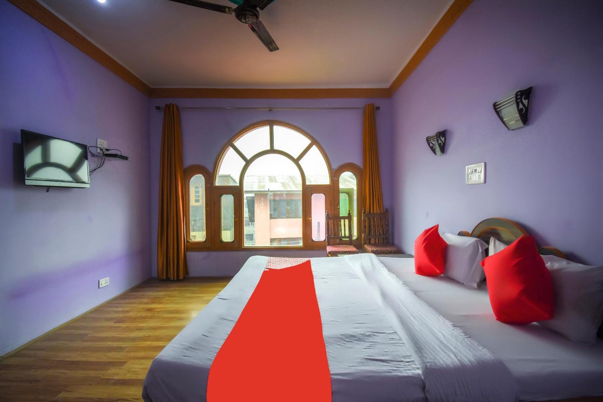 Durgjan Oyo Hotel New Divine Kashmir מראה חיצוני תמונה