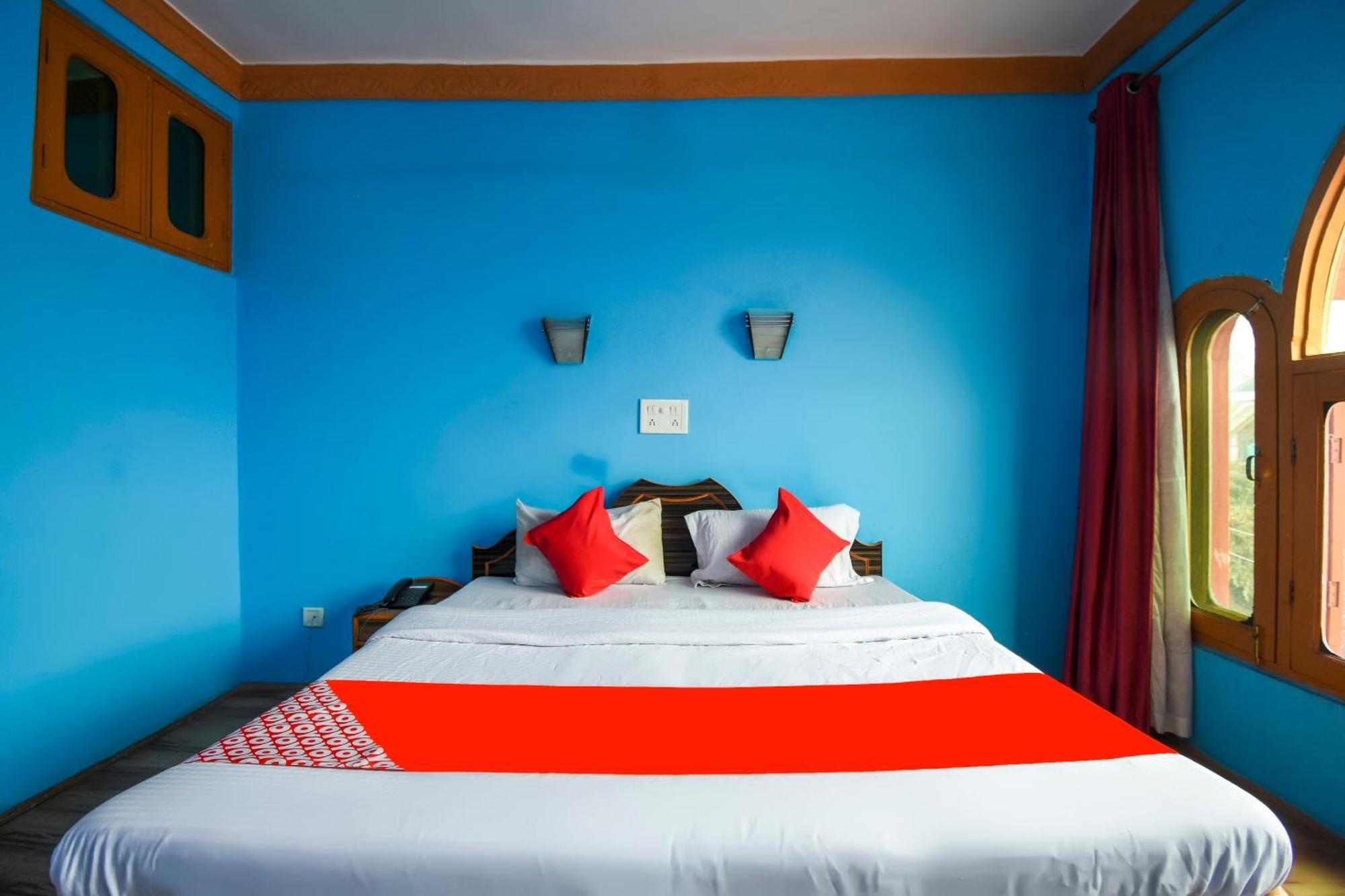 Durgjan Oyo Hotel New Divine Kashmir מראה חיצוני תמונה