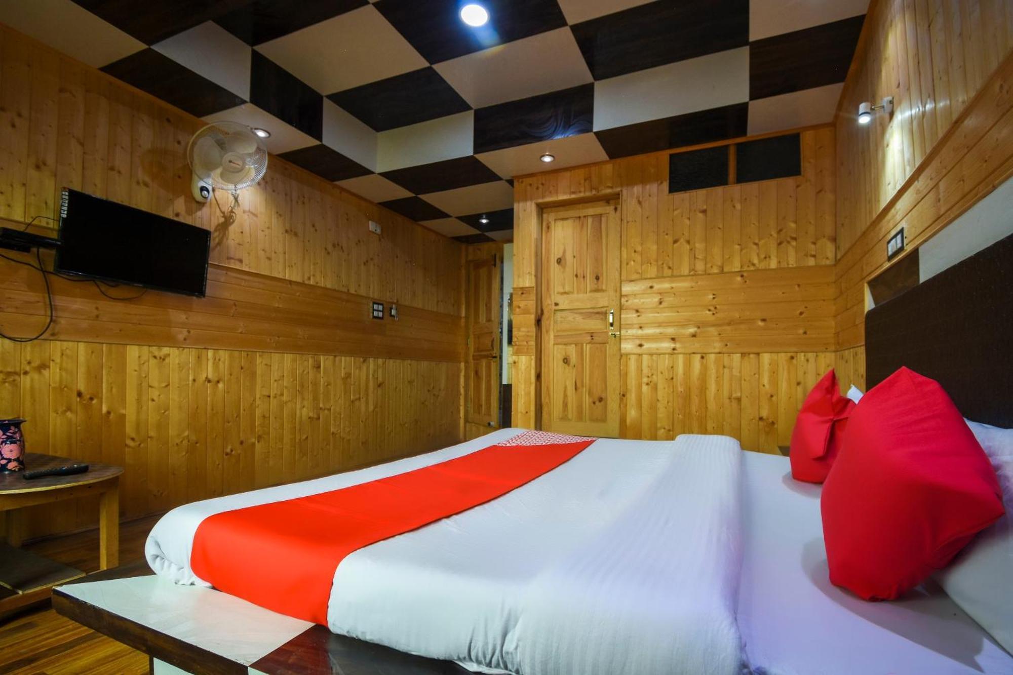 Durgjan Oyo Hotel New Divine Kashmir מראה חיצוני תמונה