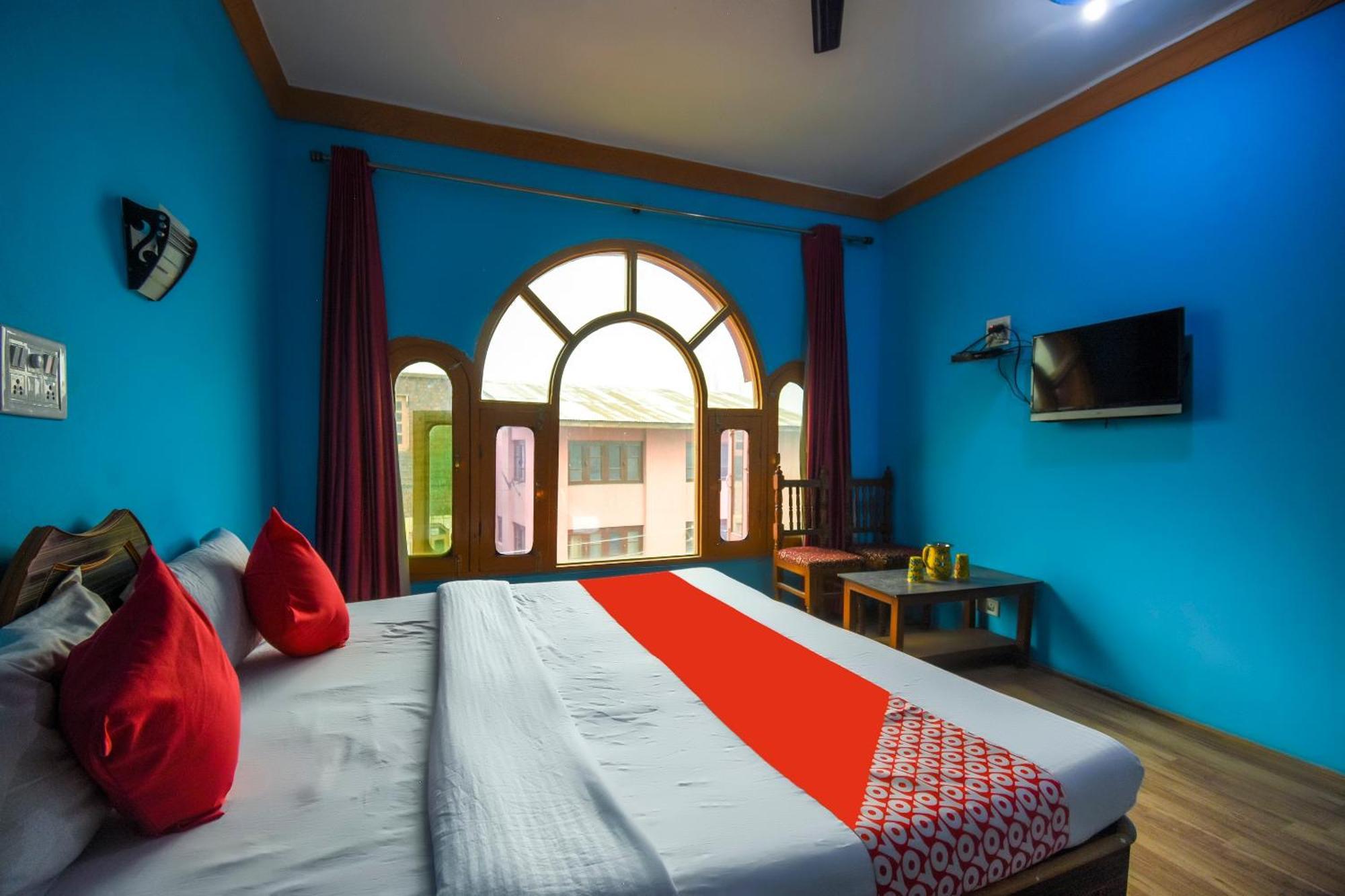 Durgjan Oyo Hotel New Divine Kashmir מראה חיצוני תמונה